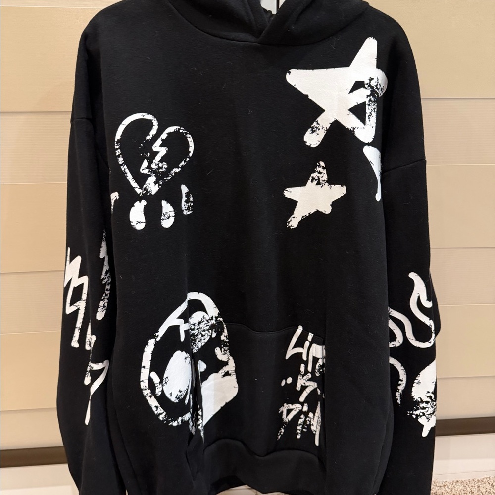 PacSun Black and White Graphic Men's Sweater